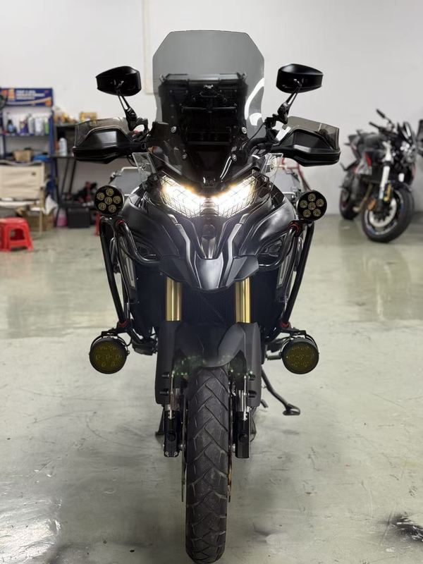 二手贝纳利TRK702