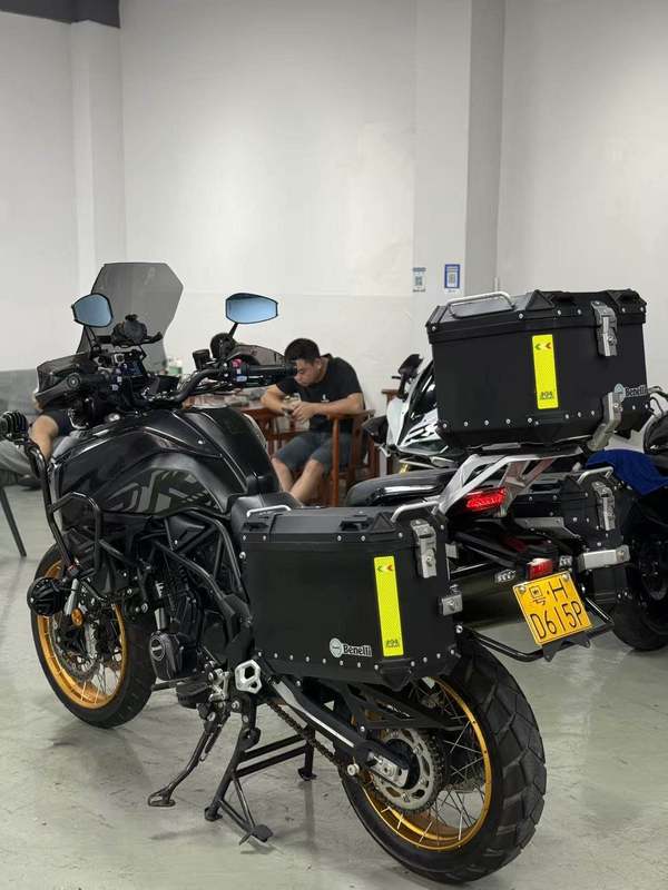 二手贝纳利TRK702