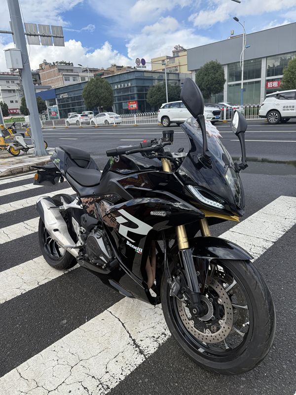 二手贝纳利龙卷风 Tornado 402R