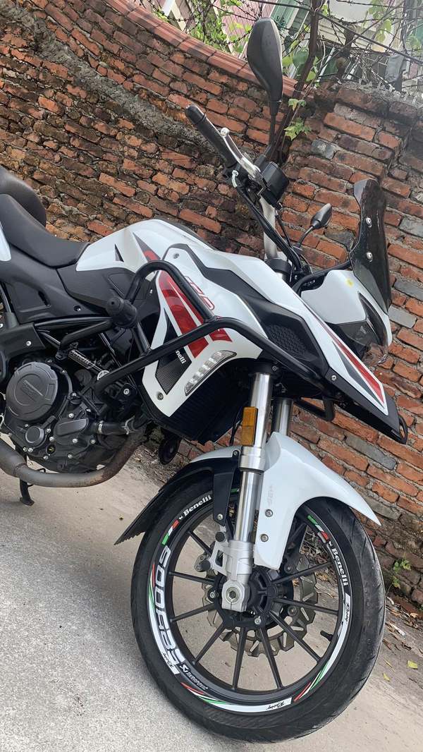 二手贝纳利金鹏 TRK251