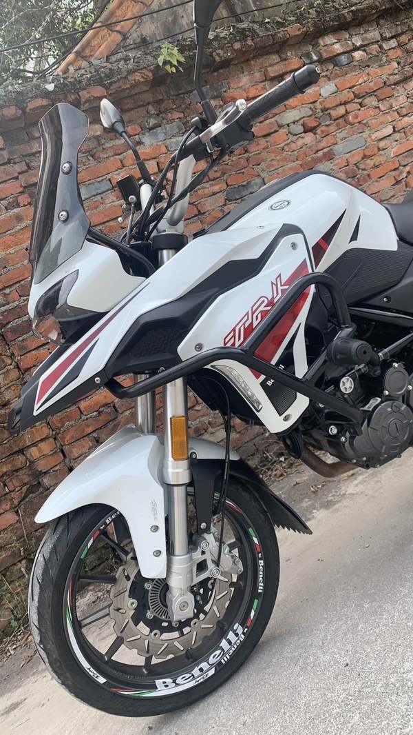 二手贝纳利金鹏 TRK251