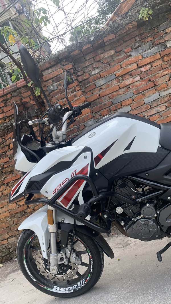 二手贝纳利金鹏 TRK251