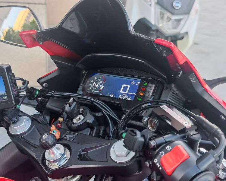 二手本田CBR400R