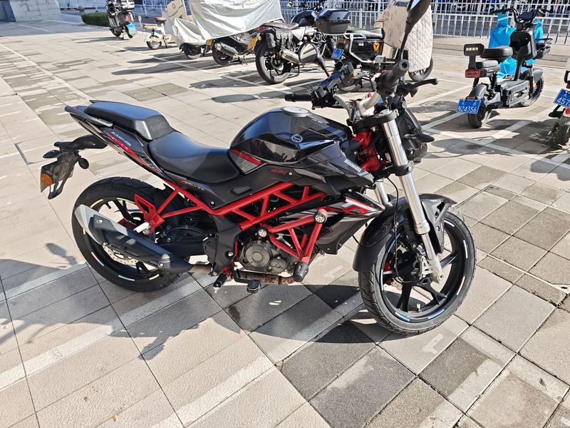 二手贝纳利红宝龙 TNT150i