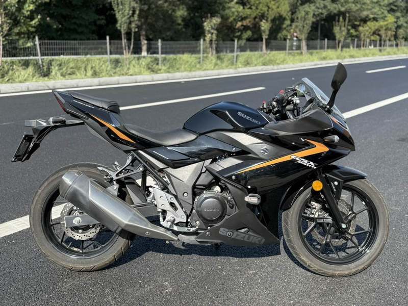 二手豪爵铃木GSX250R