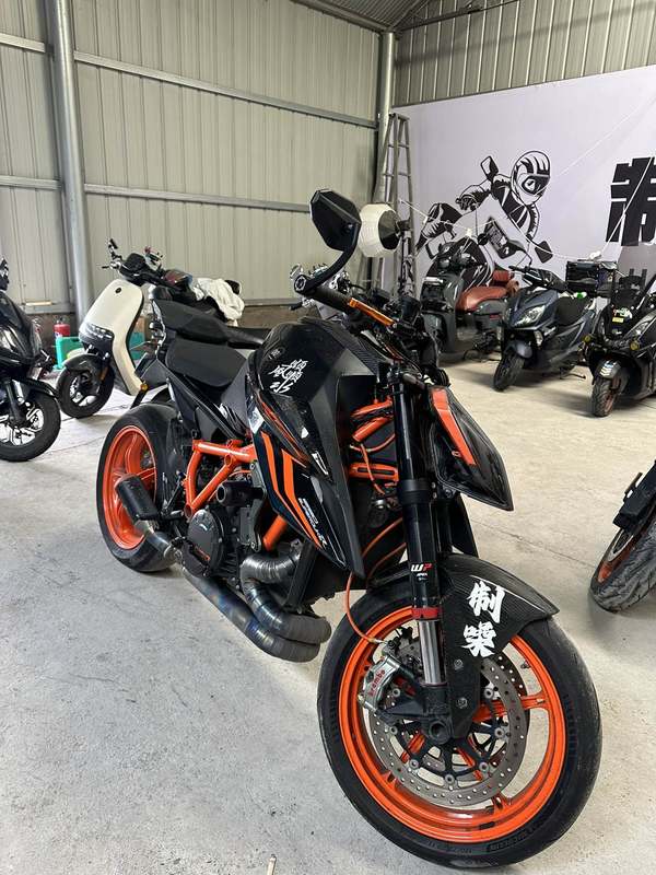 二手KTMR2R1290 Super Duke