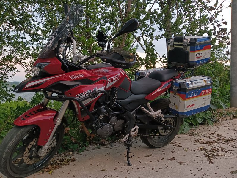 二手贝纳利金鹏 TRK251