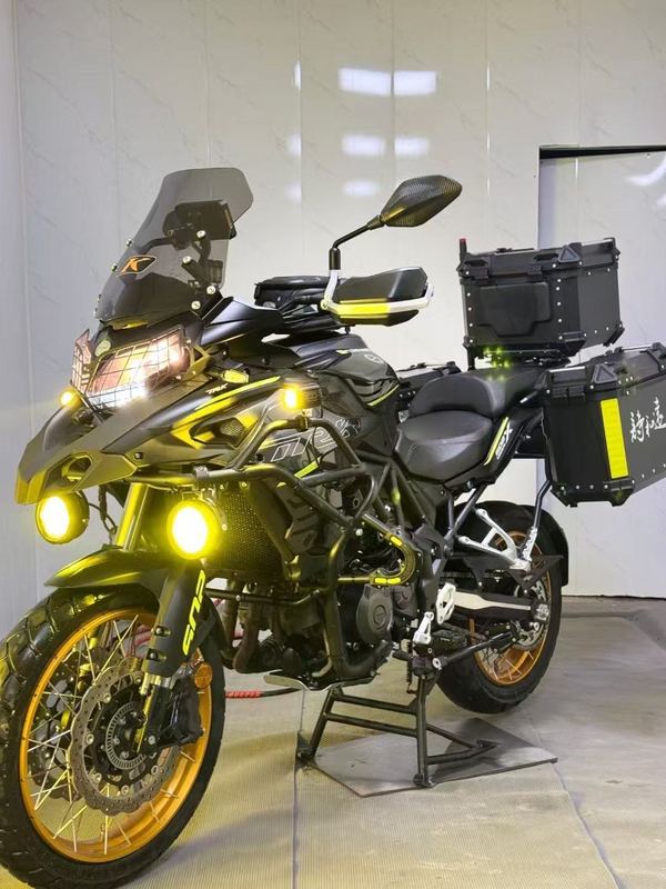 二手贝纳利金鹏 TRK502