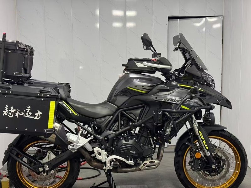 二手贝纳利金鹏 TRK502
