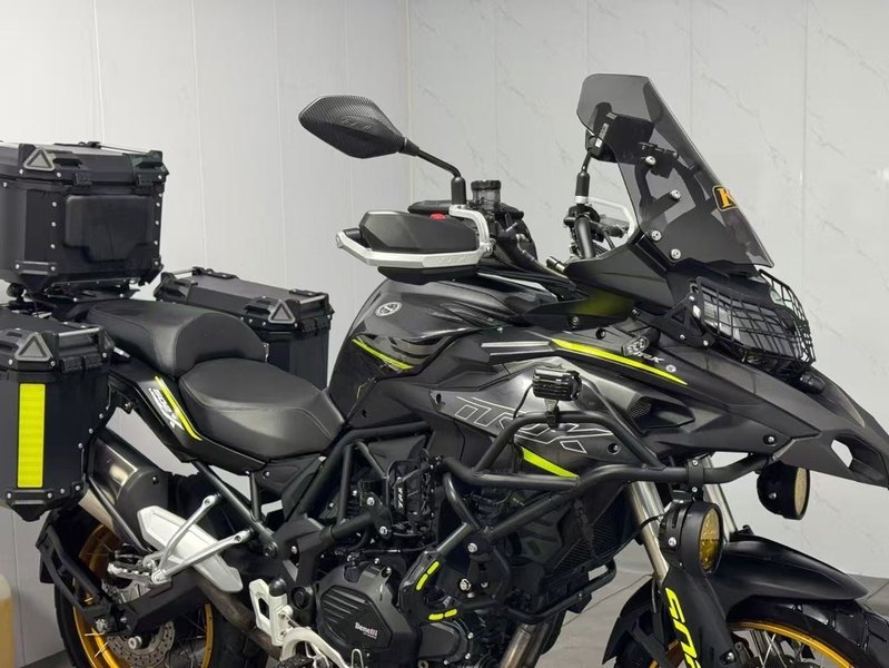 二手贝纳利金鹏 TRK502