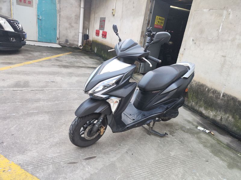 二手新大洲本田裂行 RX125Fi