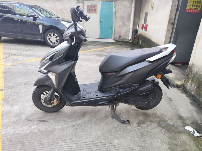 二手新大洲本田裂行 RX125Fi
