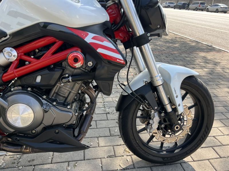 二手贝纳利蓝宝龙 BN302S