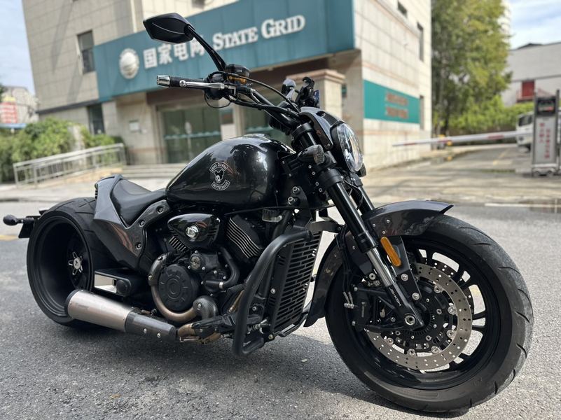 二手香帅金刚狼800S