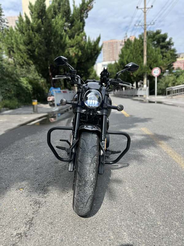 二手香帅金刚狼800S