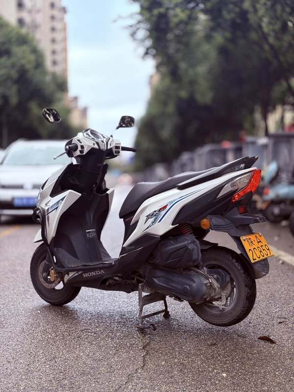 二手新大洲本田裂行 RX125Fi