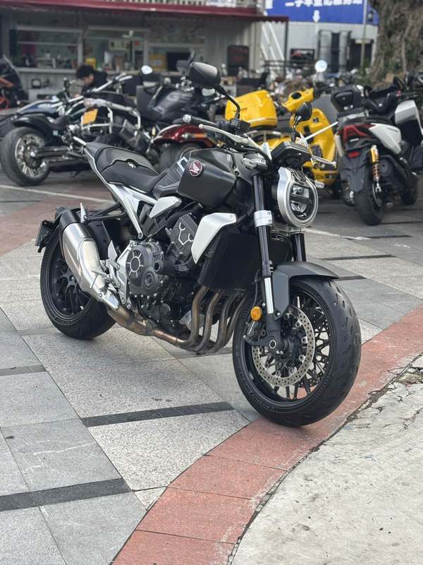 二手本田CB1000R