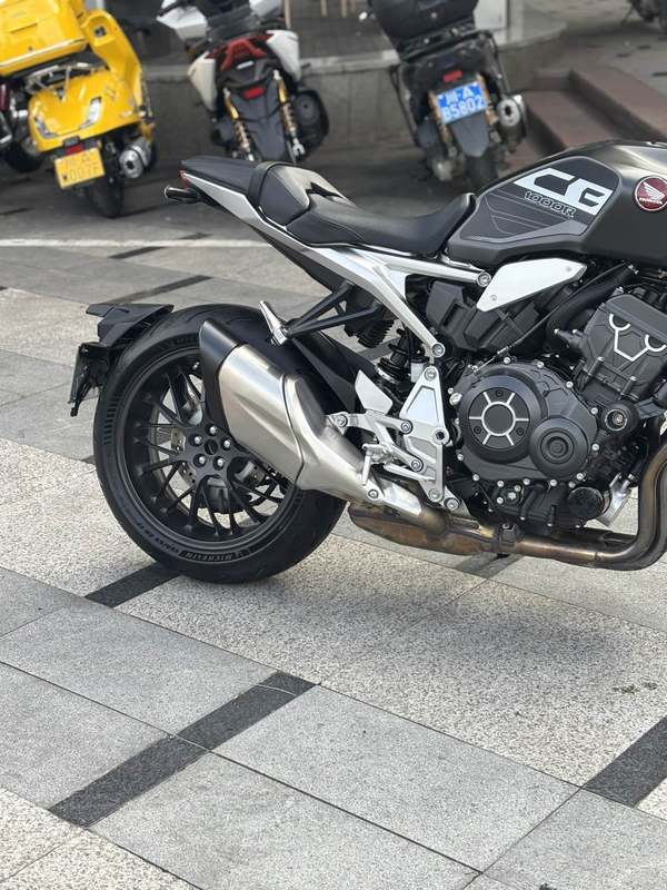 二手本田CB1000R