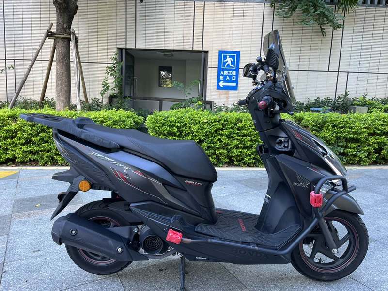 二手新大洲本田裂行 RX125Fi