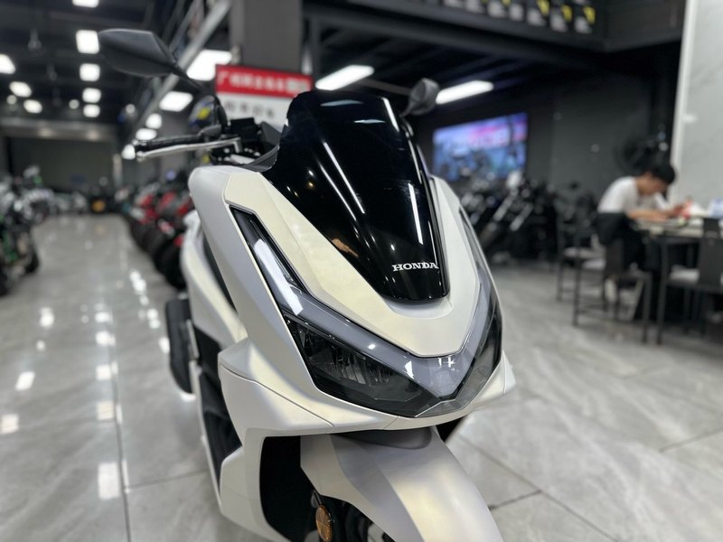 二手五羊本田PCX