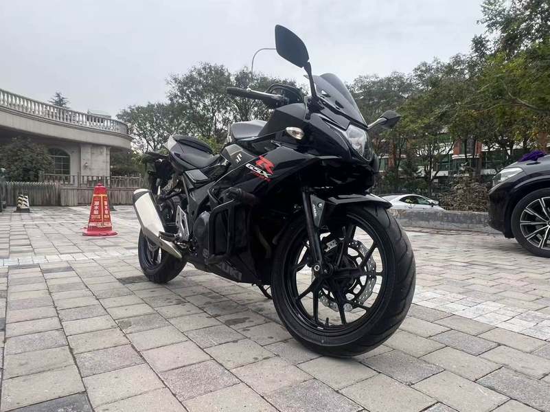二手豪爵铃木GSX250R