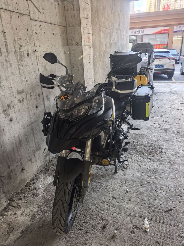 二手贝纳利TRK702