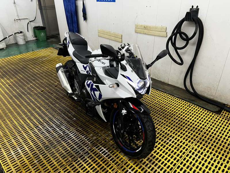 二手豪爵铃木GSX250R