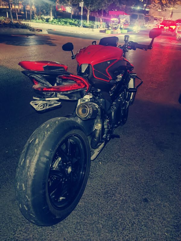 二手奥古斯塔Brutale 1000