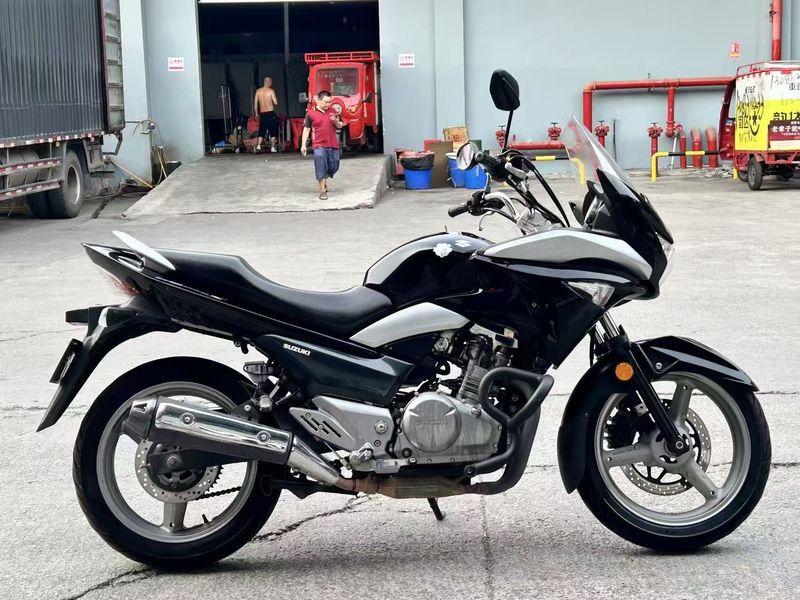 二手豪爵铃木骊驰 GW 250F