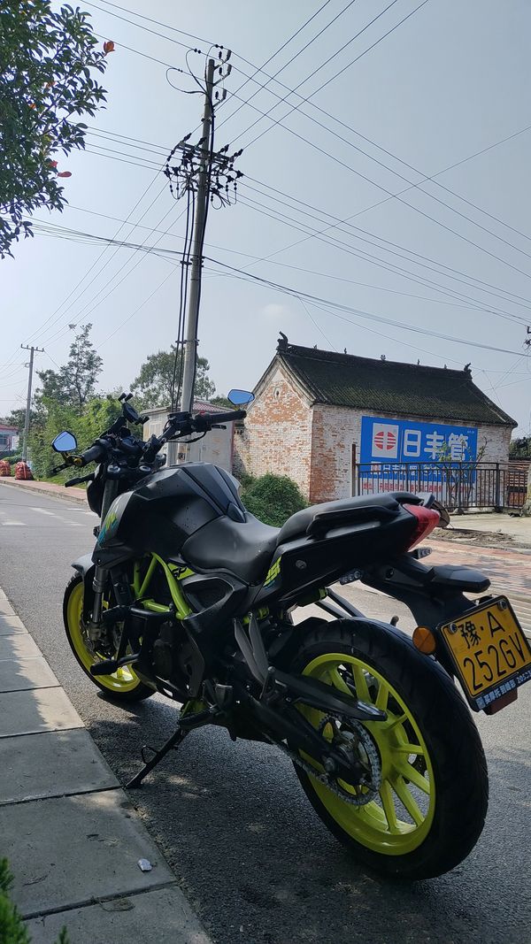 二手贝纳利小黄龙 TNT25