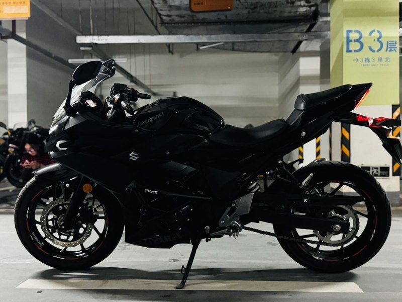 二手豪爵铃木GSX250R