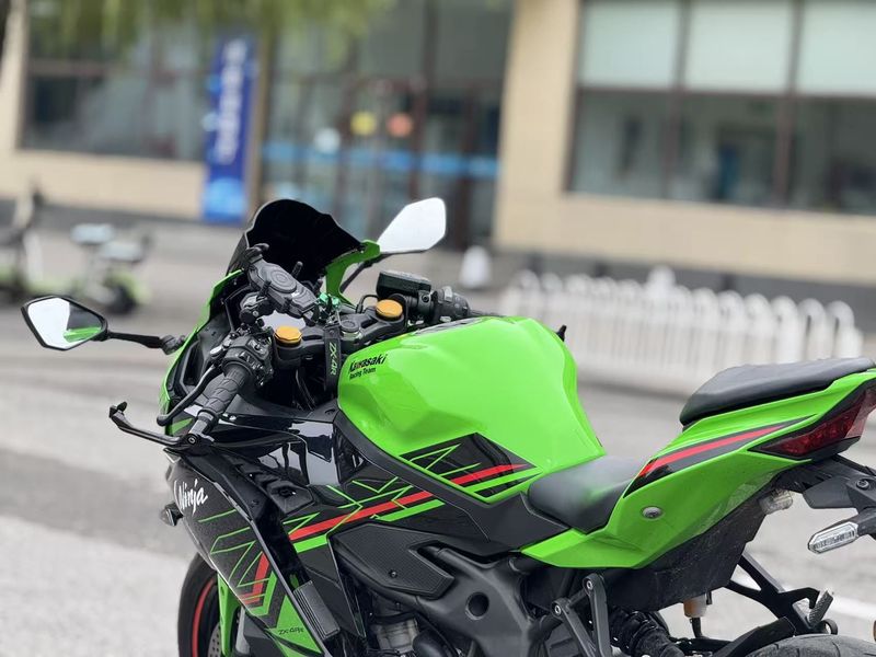 二手川崎ZX-4R