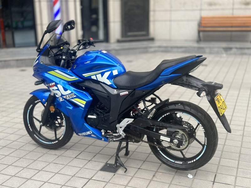 二手济南铃木极客飒 Gixxer 155