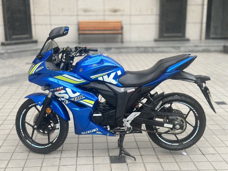 二手济南铃木极客飒 Gixxer 155