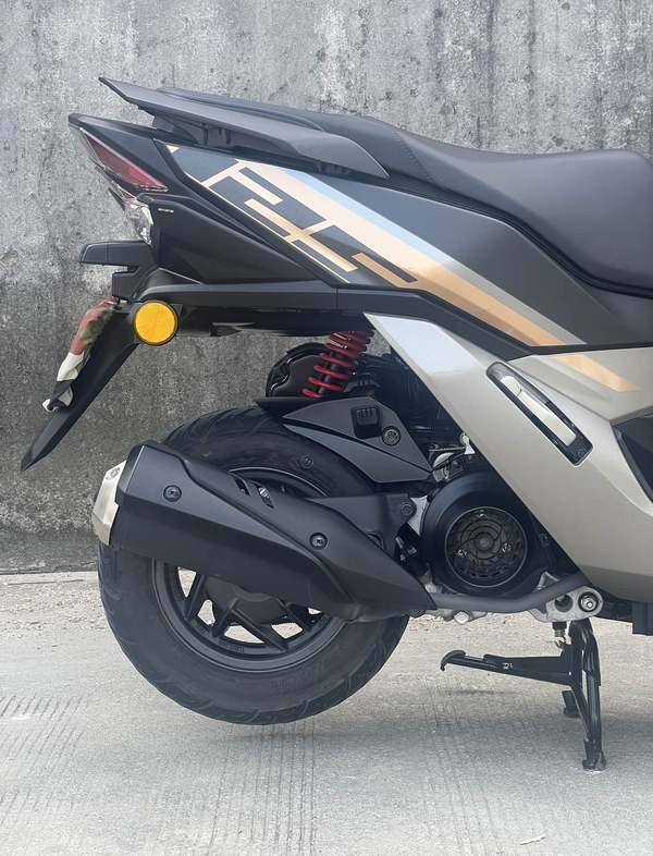 二手五羊本田NX125