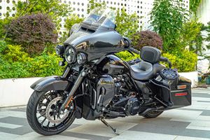 二手哈雷戴维森大道滑翔 Street Glide