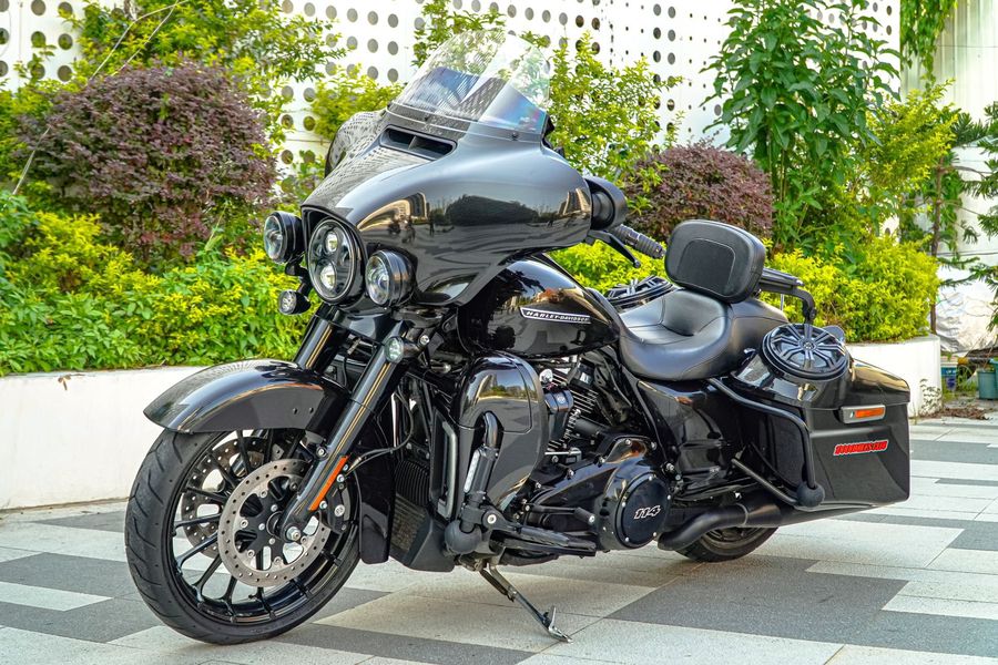 二手哈雷戴维森大道滑翔 Street Glide