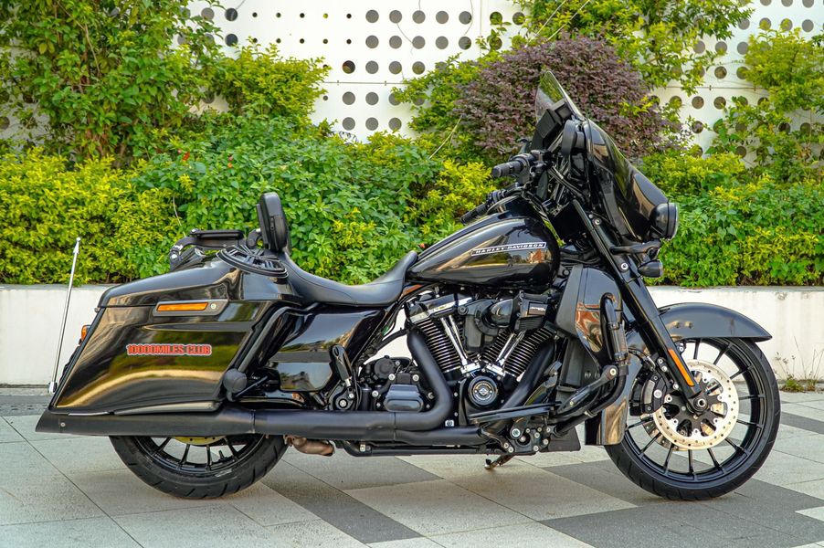 二手哈雷戴维森大道滑翔 Street Glide