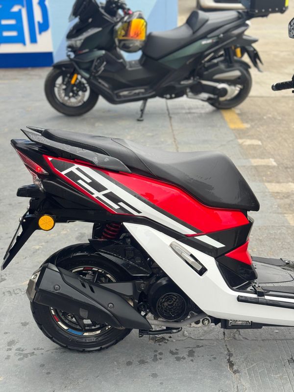 二手五羊本田NX125
