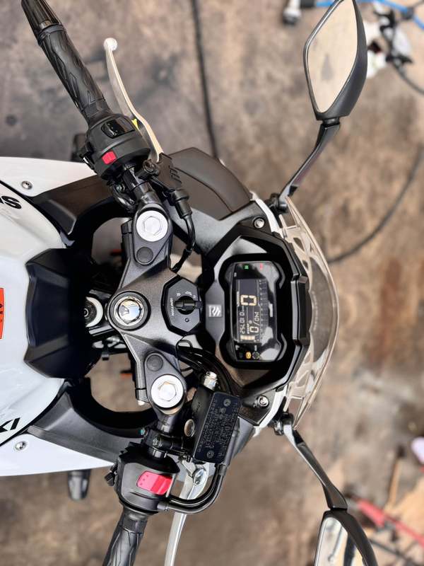 二手豪爵铃木GSX250R