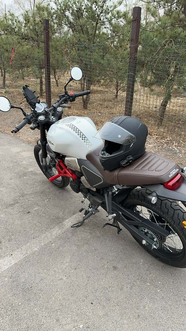 二手五羊本田鸷道 CB190SS