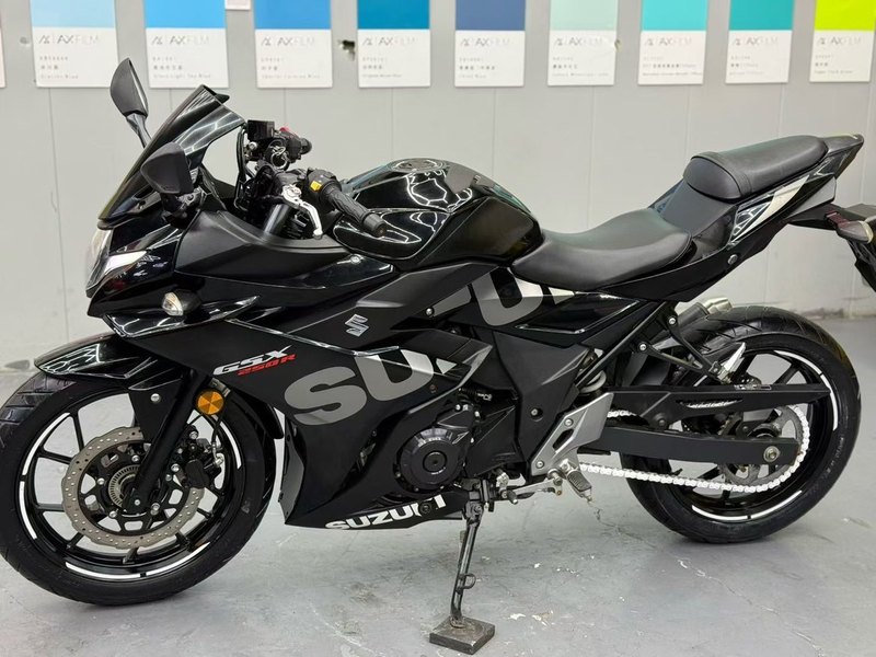 二手豪爵铃木GSX250R