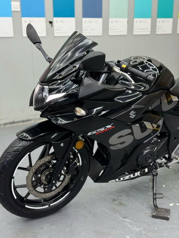二手豪爵铃木GSX250R