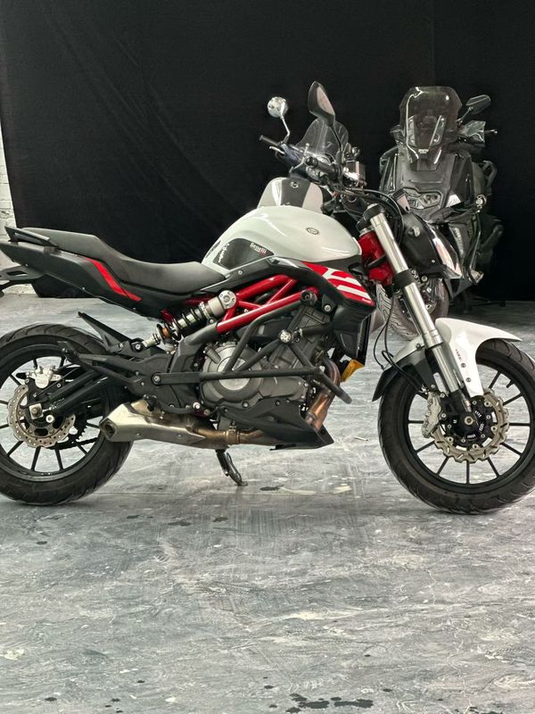 二手贝纳利蓝宝龙 BN302S