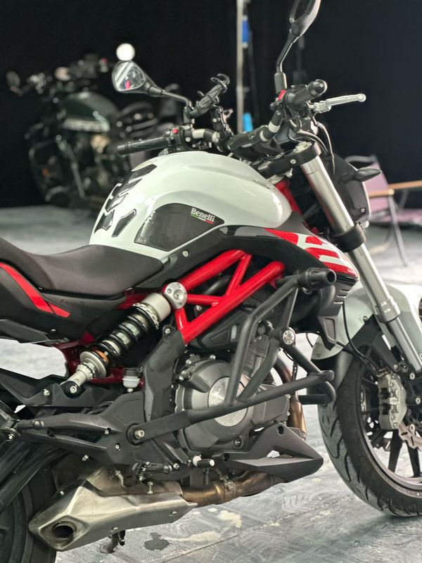 二手贝纳利蓝宝龙 BN302S