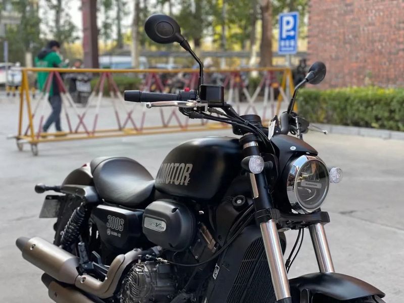 二手QJMOTOR闪300