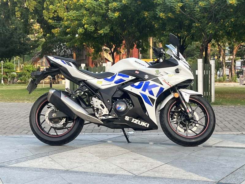 二手豪爵铃木GSX250R