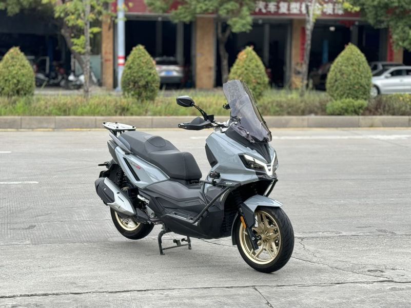 二手三阳哈士奇 Husky ADV300