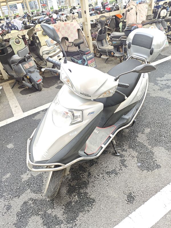 二手五羊本田SCR 喜鲨125