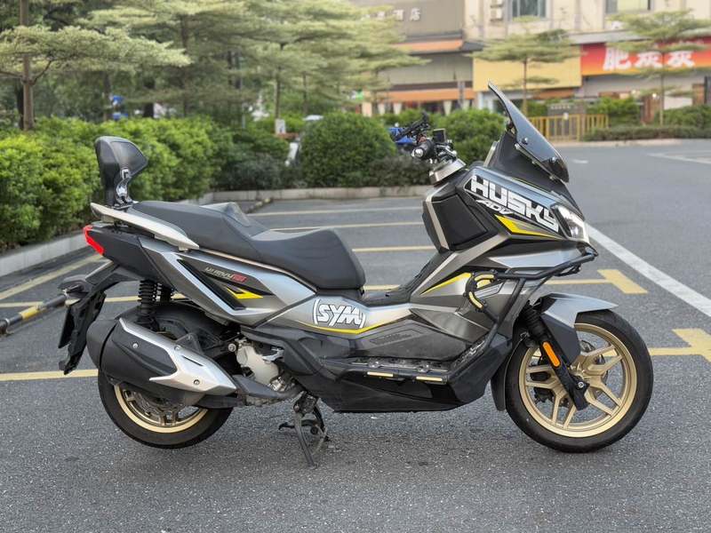 二手三阳哈士奇 Husky ADV300